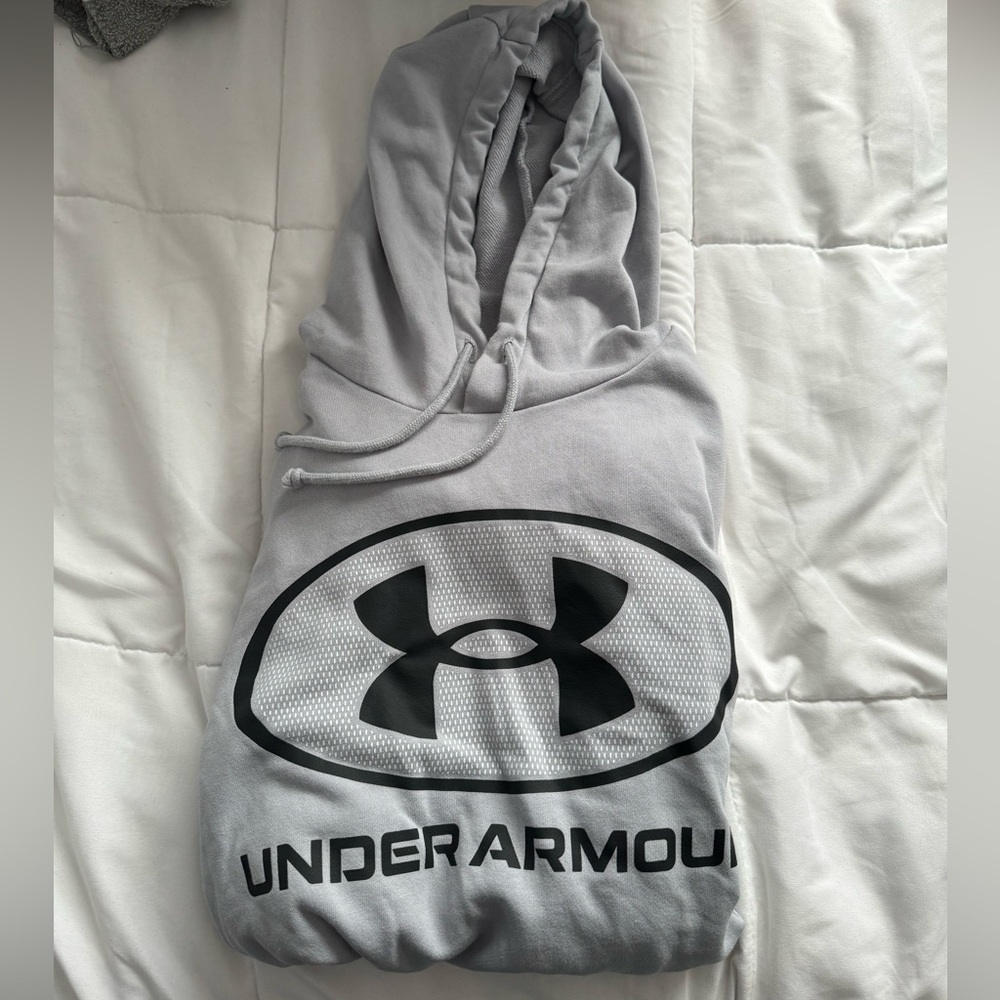 Men’s underarmour hoodie size XL